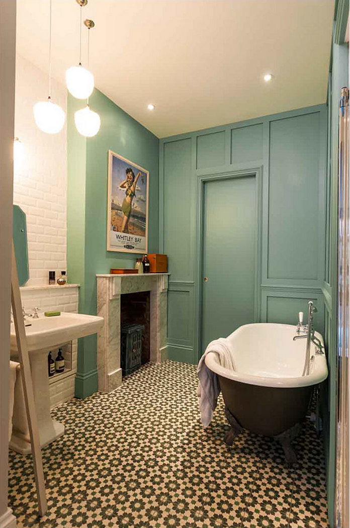 kate_burt's tweet image. Lovely ideas for #vintage #bathrooms from @LaraSargent1 bit.ly/1Cvemth #interiors @HouzzUK