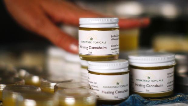 CBCNews's tweet photo. Medical marijuana patients, producers waiting on Health Canada OK for extracts http://t.co/2p0CJlZRRz http://t.co/GwZzT6bjNq