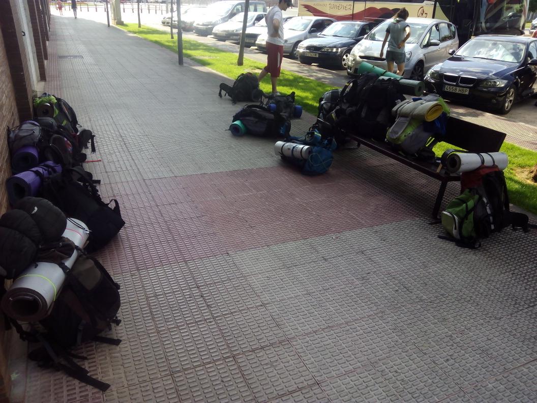 rubenantonanzas's tweet photo. Fin de semana de acampada con @Yacurmana288 y @UnidadLiver,  @ScoutsdeLaRioja. La ola de calor no podrá con nosotr@s http://t.co/nJX0EHNtI9