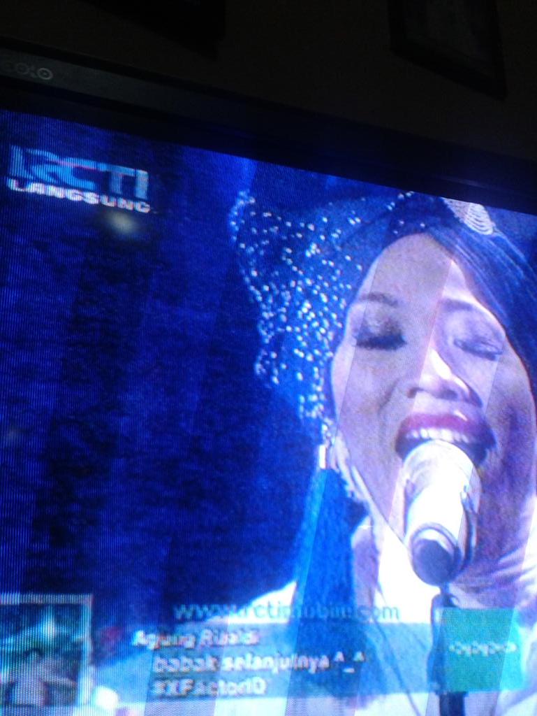 bayukusuma107's tweet photo. Kerrereeennn @DesyXFID on performe @XFactorID @OfficialRCTI  #XFactorID http://t.co/pIwKyKEWDE