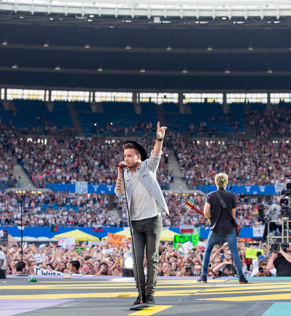 onedirection's tweet photo. One week to go until the boys take the stage in sunny San Diego! #OnTheRoadAgain2015 © One Direction/Calvin Aurand http://t.co/cmPn9xLSff