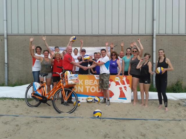 Team Amsterdam bij de een na laatste stop! Lekker eten bij <a href="/vchbeach/">VCH Beach</a> #challengediabetes #WKBeach2015