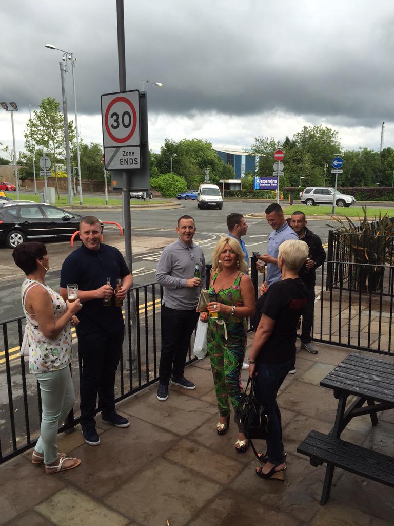 Mmbarmyarmy's tweet photo. #BarmyArmy in @EcclestonArms ready to rock and roll!! http://t.co/OheMONudDE