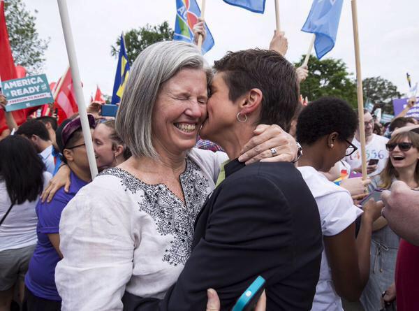 leeenzyy's tweet photo. THIS IS SO BEAUTIFUL AW

#LoveWins http://t.co/5UWJtfKHOT