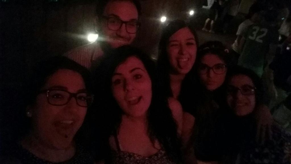 lorerita94's tweet photo. Yo quiero repetir el dia de ayer completo con ell@s!! 💃💃🍸🎂🎉 http://t.co/wlDiPSelF7