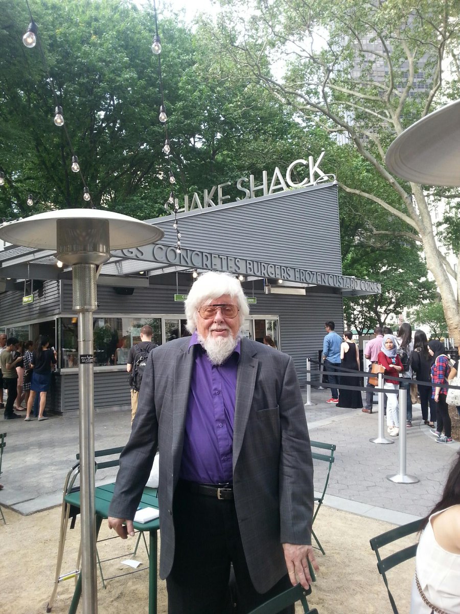 aaronseward1's tweet photo. Ed Gunts talks to James Wines about why the Shake Shack reno is a failure @archpaper
http://t.co/pkZly8gzHz http://t.co/CFh01YmShR