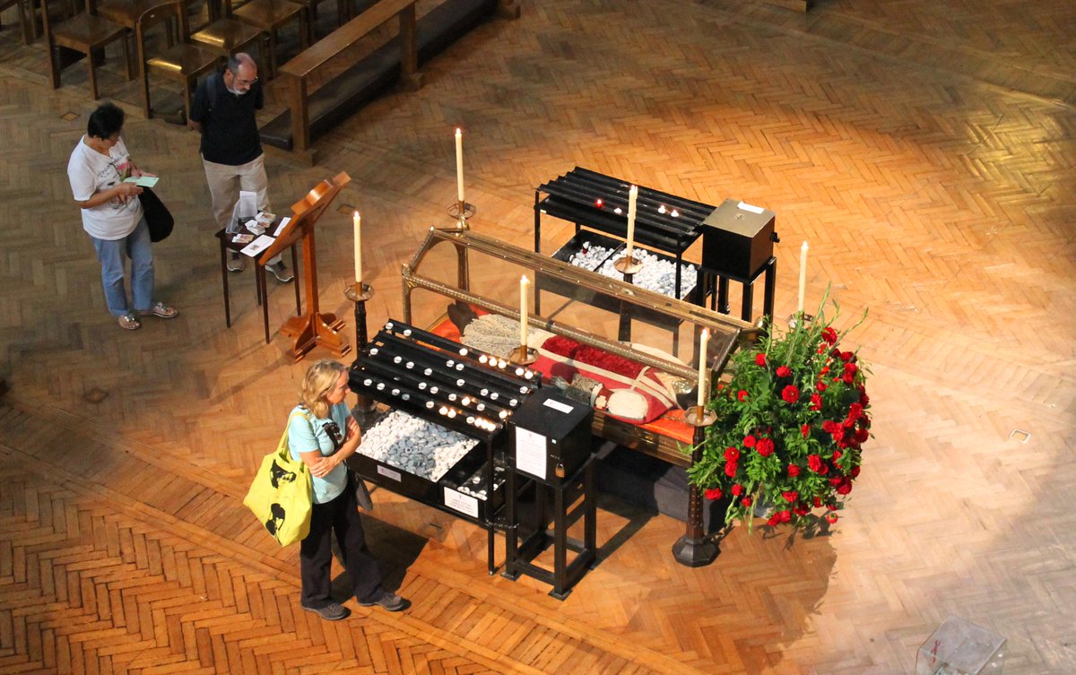 WestminsterCath's tweet image. 1st Vespers of #StJohnSouthworth - our &apos;Cathedral saint&apos;. Happy feast! westminstercathedral.org.uk/st_john_southw… facebook.com/westminstercat…