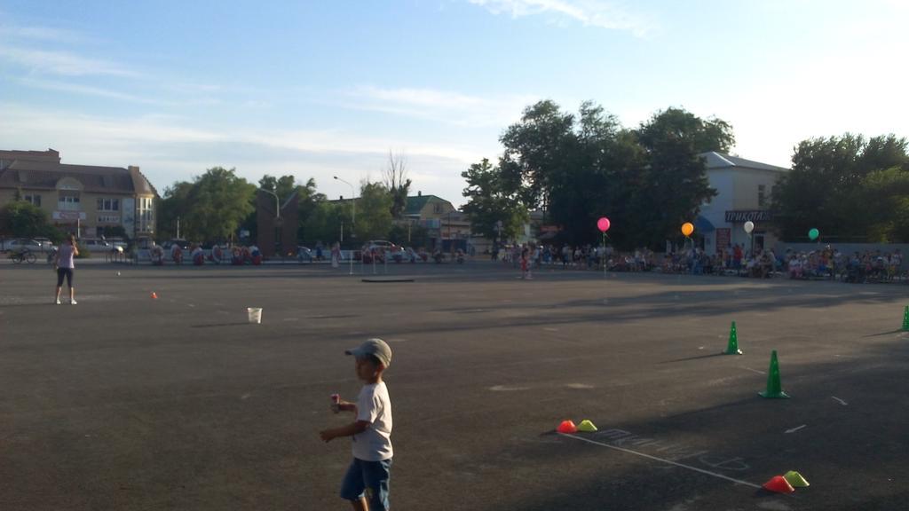 EVGENEII's tweet image. Первые соревнования на роликах  в Лиманском районе на центральной площади посёлка Лиман!