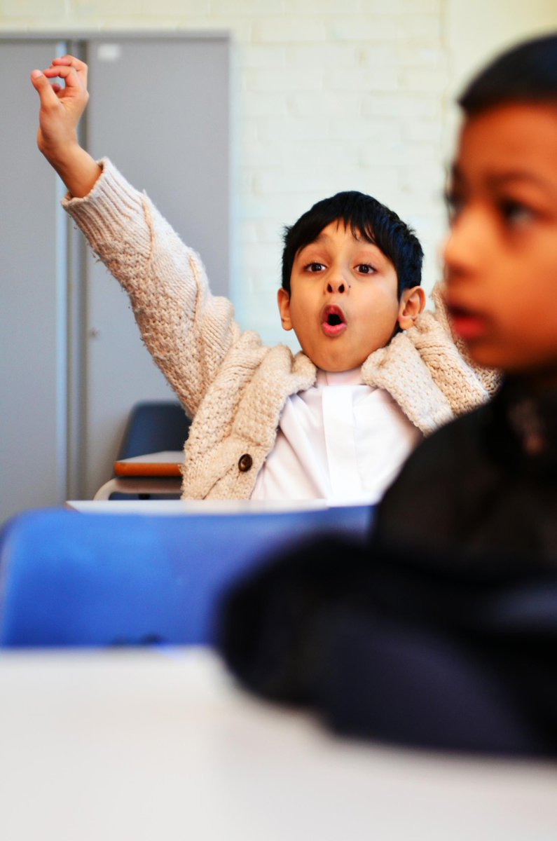 RashidunSchools's tweet photo. That moment when you know the answer #HappyMuslims http://t.co/OdlMwmMwlN