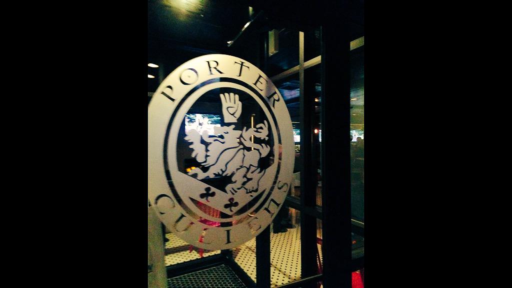 portercullens's tweet photo. Like and share our ad on Facebook receive $5 off your bill all weekend Show your server you liked the ad. Good times http://t.co/RUxc10z9Jc