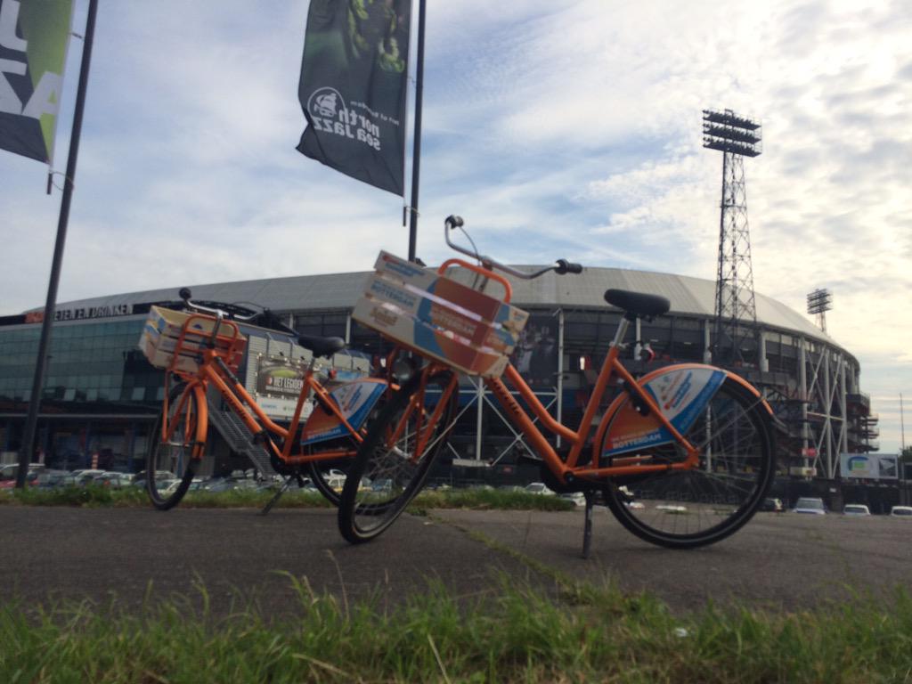 Nog twee kilometer tot onze eindbestemming. Nu alvast bij het andere stadion in Rotterdam ;-) #challengediabetes