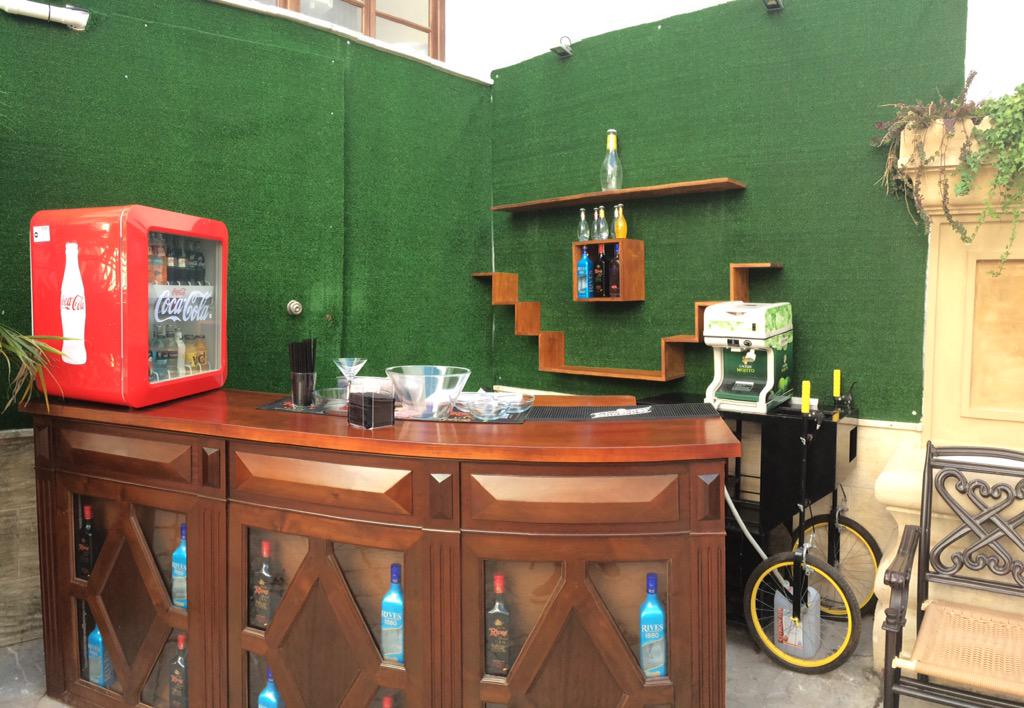 ViledaHita's tweet photo. Ya va tomando forma,barra de coctelería en Abadia Lounge Bar http://t.co/0GlutJNsUf