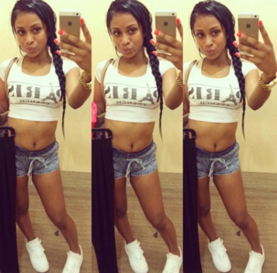 _AndImChanel's tweet photo. Onmw to see these dope pieces from 2015 fashion week! #FashionWeek2k15 👅💙. http://t.co/vJc30nuOhW