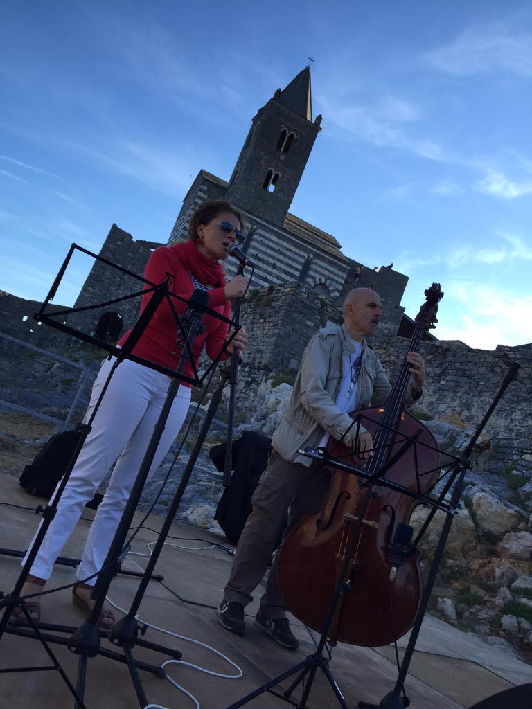 Questa sera ore 21.45 ingresso libero Enzo Pietropaoli Eleonora Bianchini #portovenere <a href="/SpeziaJazz/">Spezia Jazz Festival</a> <a href="/ComuneSpezia/">Comune della Spezia</a>