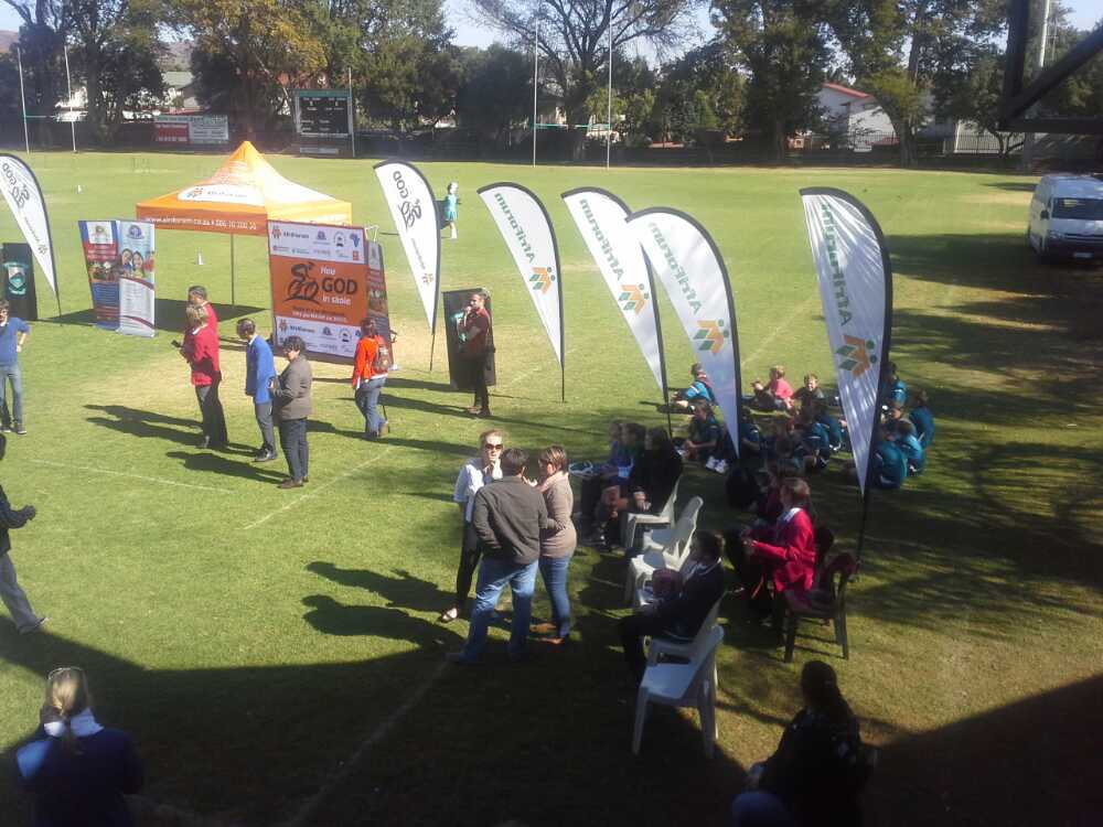 GSkole's tweet photo. Dankie Laerskool Stephanus Roos vir die geweldige ontvangs van die fietstoerspan!! @afriforum @afriforumjeug http://t.co/t5LpEMaw8q