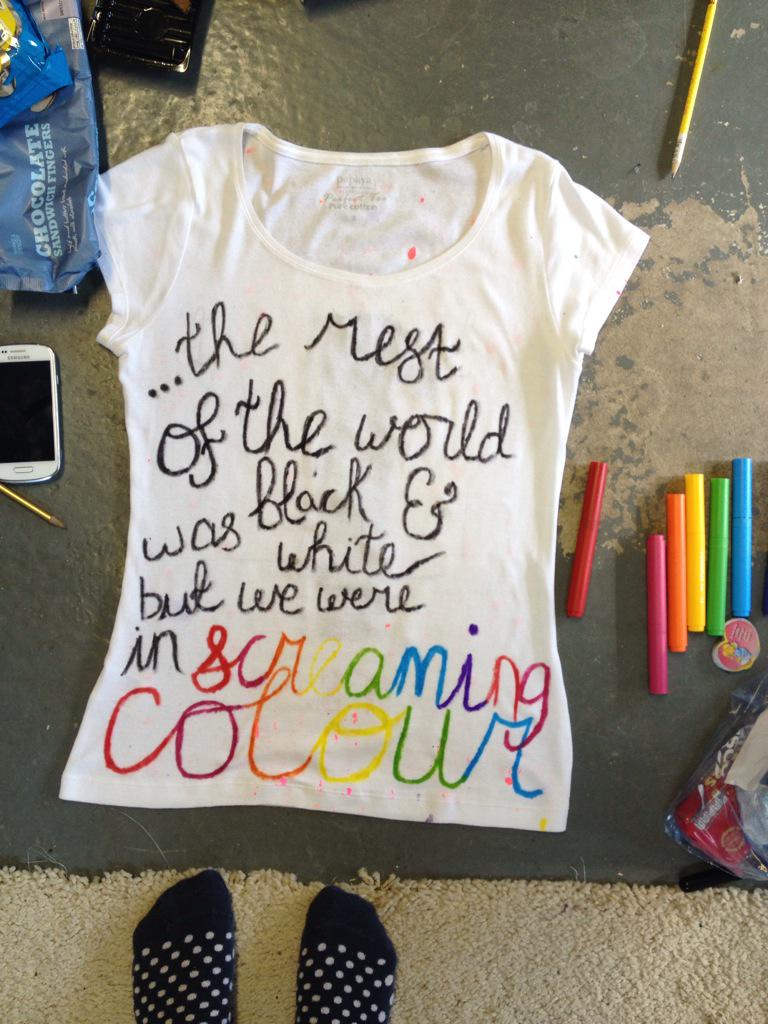 sazhenry22's tweet photo. That one time I was creative...Victoria's tshirt for #1989TourDublin! @taylorswift13 🎨 http://t.co/jh2z7W4GMS