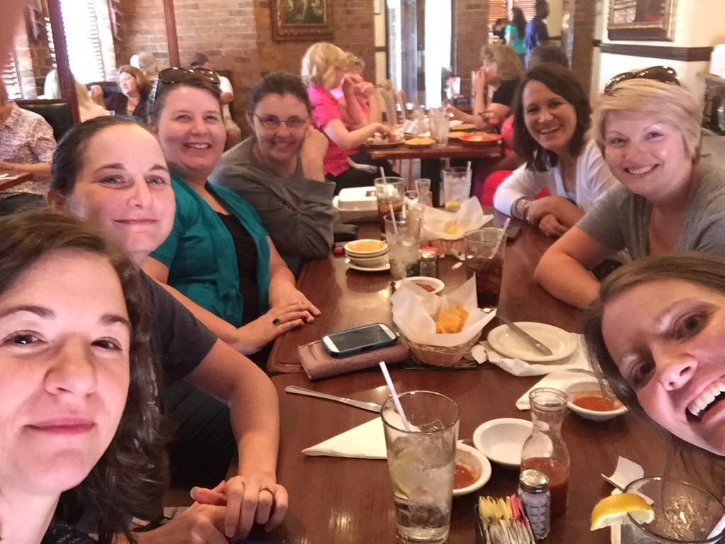 jessiteaches's tweet photo. Final weekend- working lunch! #edci710 http://t.co/ymnAbrz1CA