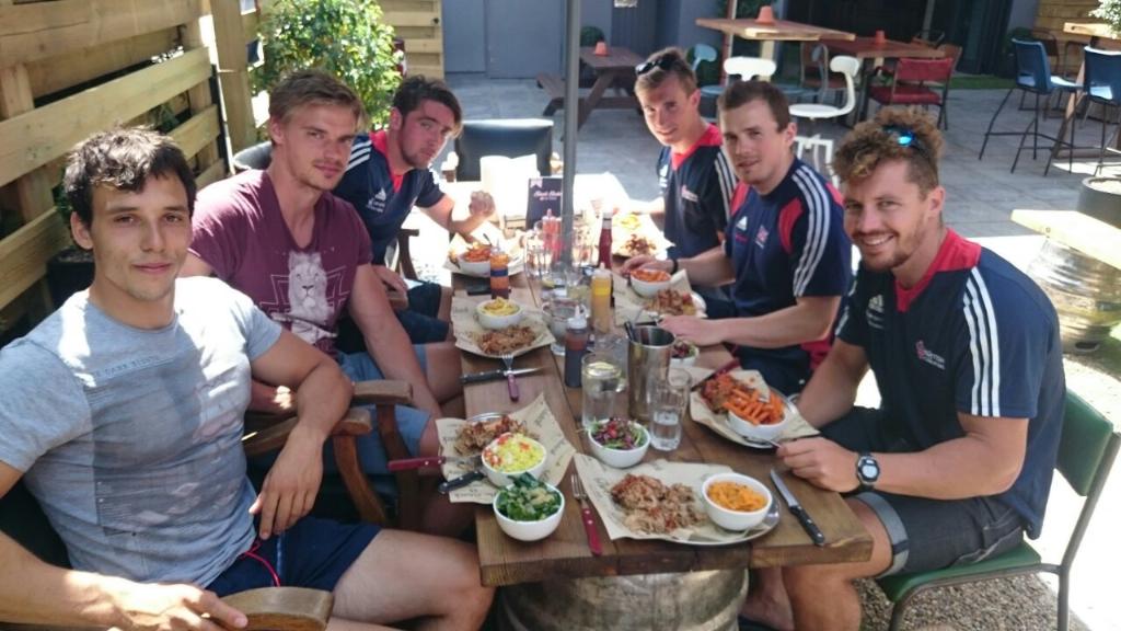 david_m_dunne's tweet photo. Chilled Friday lunch for the 1000m Men @TheShack68 @jboyton @ed_rutherford @matt_bowley @GeorgeAMitchell @J_Beevers http://t.co/sEiMV5WeC8