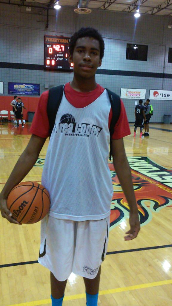 areacodes's tweet photo. Cameron Smith 6'5 2017 son of NBA player @JoeBeast95 Top Prospect #AZTOP100 @trigonis30 @RonMFlores @Meadows_Scout http://t.co/8gUWV3ZndC