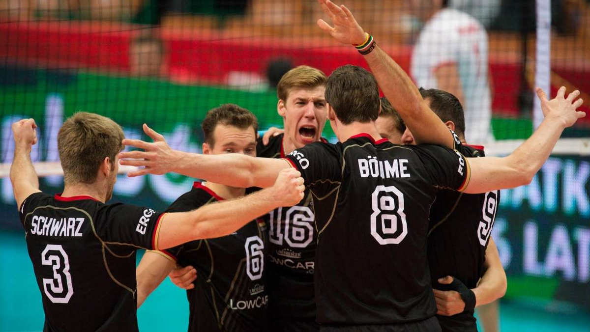 BILD_Sport's tweet photo. STARK!
Die deutschen Volleyballer ziehen bei den 1. European Games ins Finale ein! 3:1 vs Russland #Baku2015 http://t.co/eZkc3dK4aj