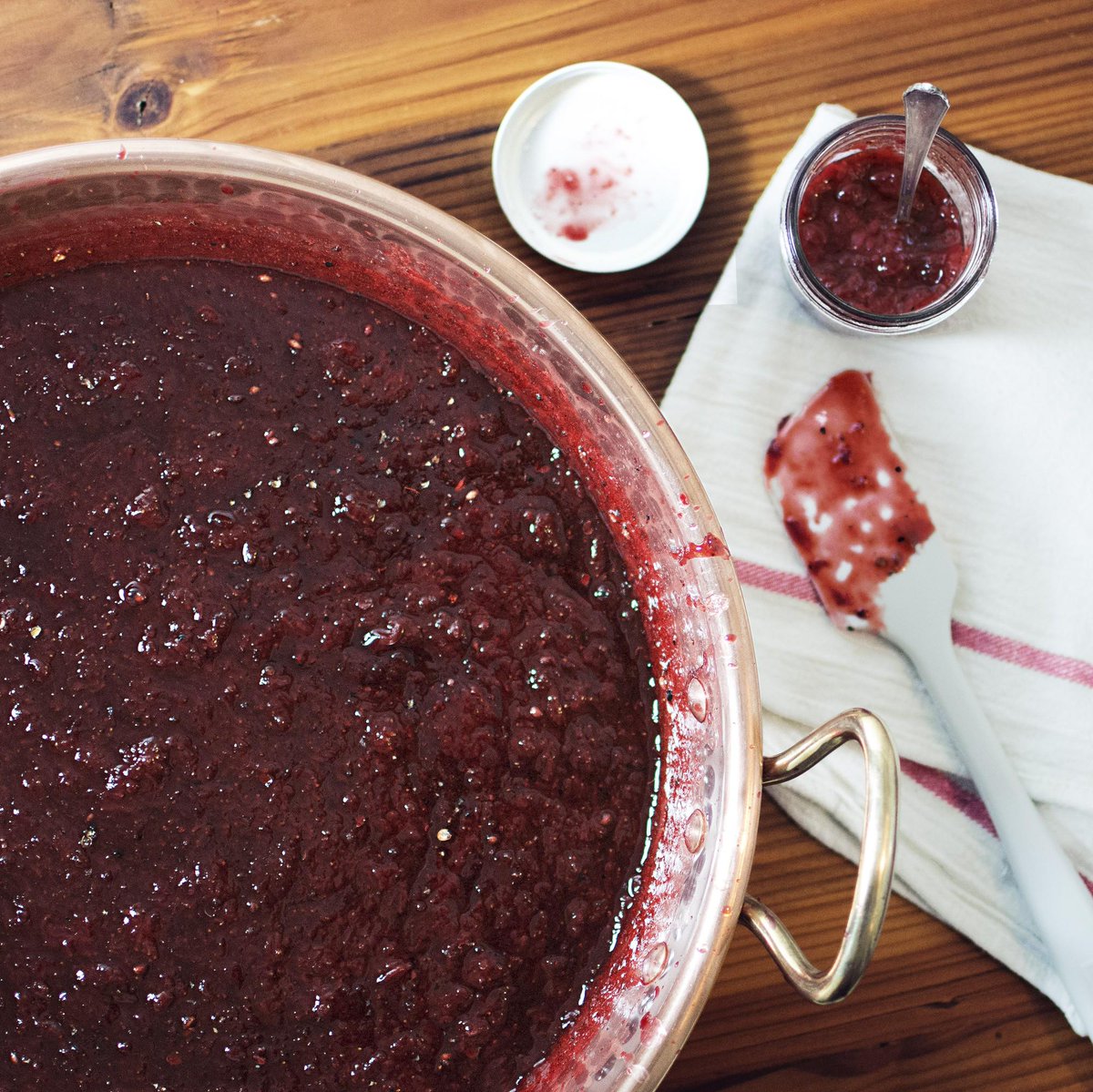 Break up with store brands &amp; make your own organic jam. 2 seats left tmrw: bit.ly/1TS8ghv <a href="/breakandgather/">Break & Gather</a>