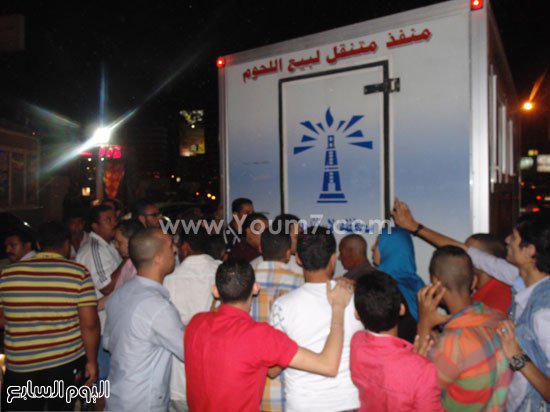 #اليوم_السابع | بالفيديو.. مشاجرات على الوجبات المجانية بأطول مائدة فى العالم ب #الإسكندرية  ow.ly/OQKv1