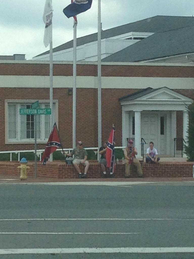 CoachNell's tweet photo. STAFFORD COURTHOUSE THOUGH?!?!? http://t.co/koJPewVgVv