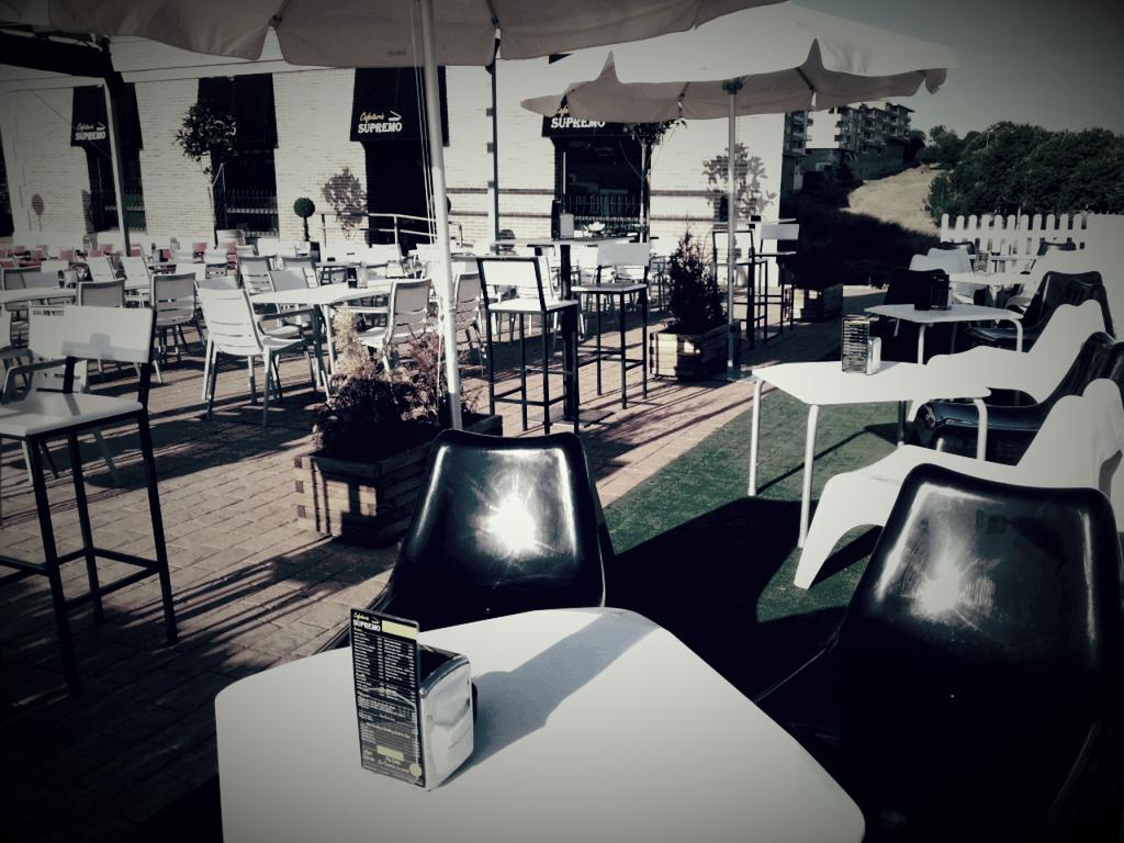 SupremoCafetria's tweet photo. Todo preparado para el fin de semana! 
Ven, ven a SU-PRE-MO!
@ddoniga @fernandopgp @Piarmero @albavmara @mariacces http://t.co/UjVHLQXJyH