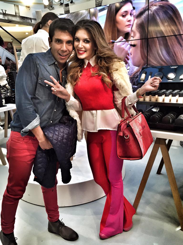 EugenialemosOK's tweet photo. Con el genio de @JPQueralto en el lanzamiento de #InstantArtistry, @MACcosmetics 💥💥💥 http://t.co/5CysBHodXH