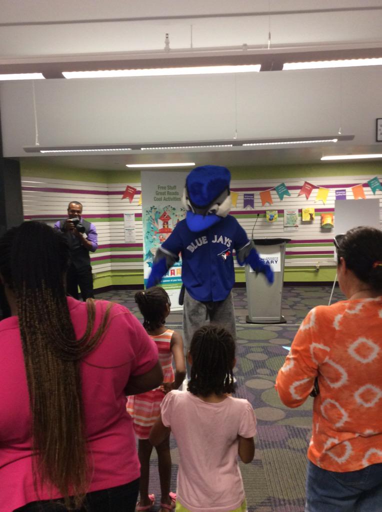 torontolibrary's tweet photo. Jays mascot @ACE_00 joins us at Richview Branch reminding kids to keep reading all summer long! #TDSRC #amACEzing http://t.co/U3nhz6P0vi