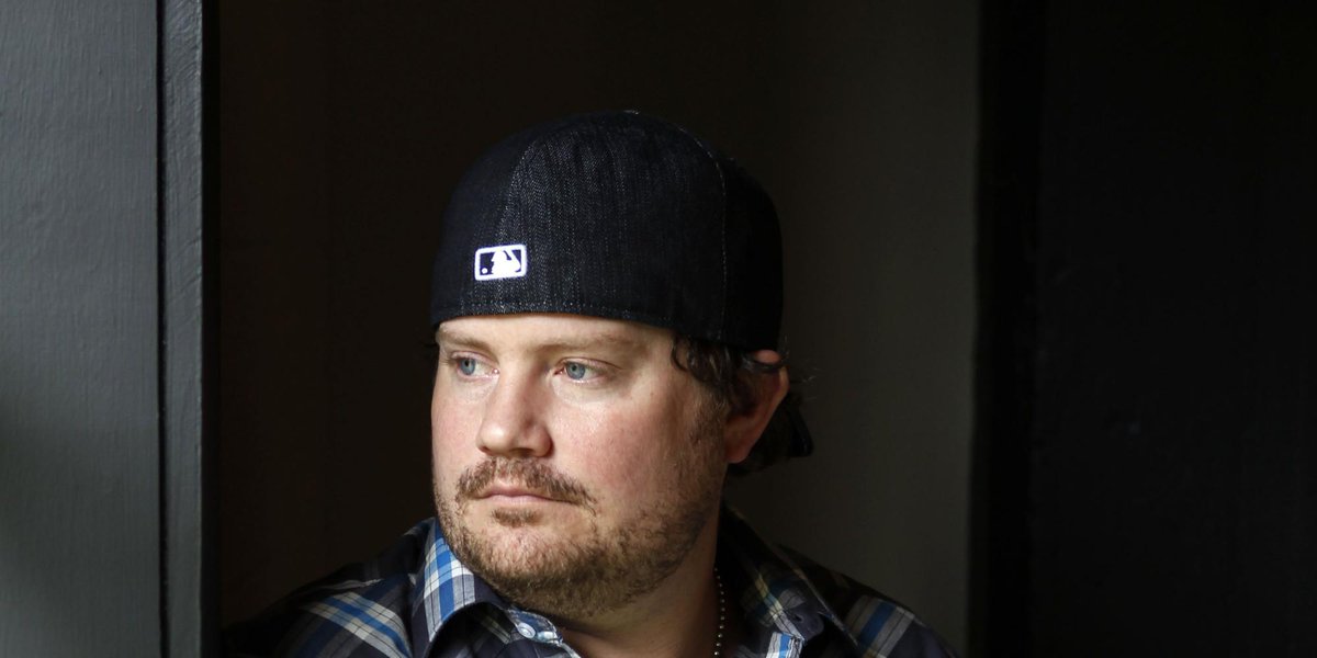 HuffPost's tweet photo. Country star calls death of newborn daughter "heart-wrenching" http://t.co/dNbXoD8Mql http://t.co/kjkd8WFB0l