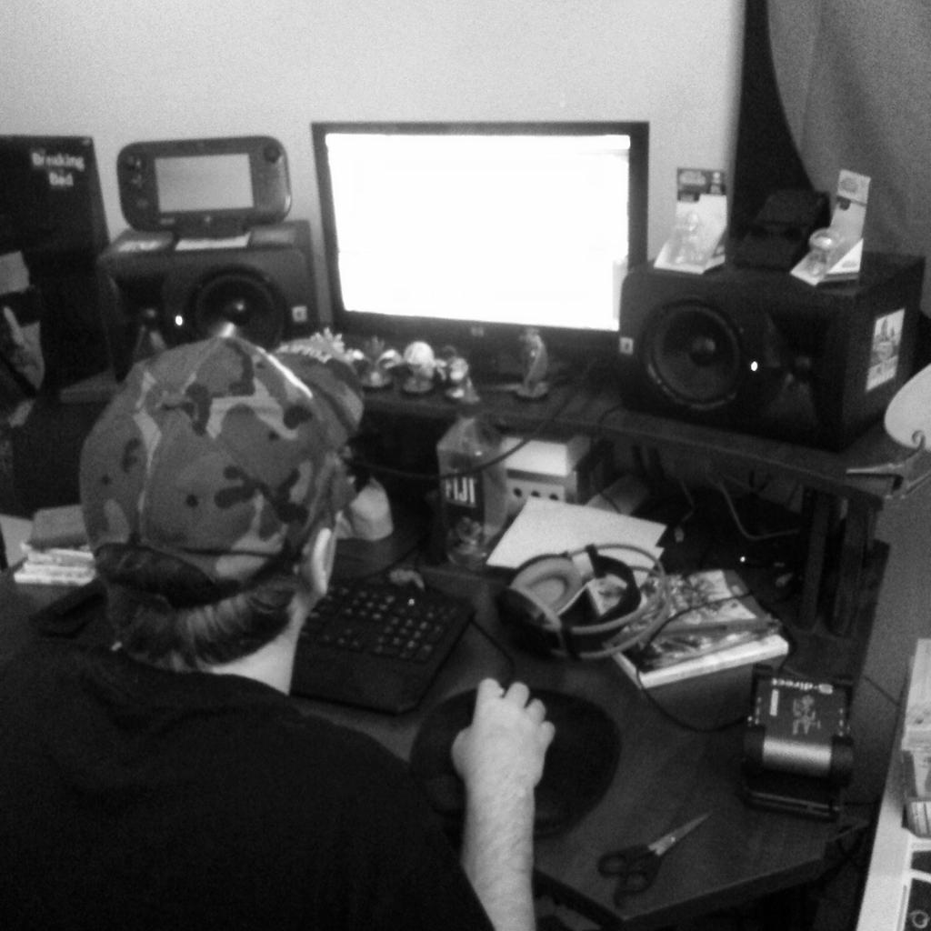 SuspectFL's tweet image. Doing something sick