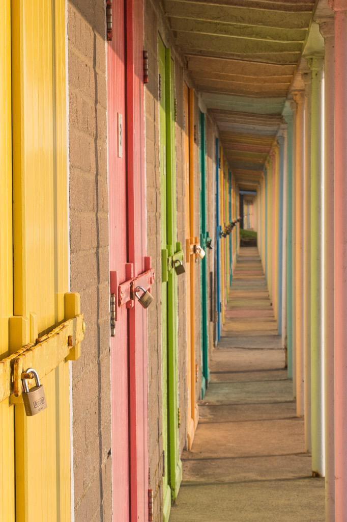 midi_photos's tweet photo. @PoshBathing @MomentsinGlass @DesignerWallsUK This is the photo I mentioned earlier. I think this could look great. http://t.co/f1sh8cj5GA