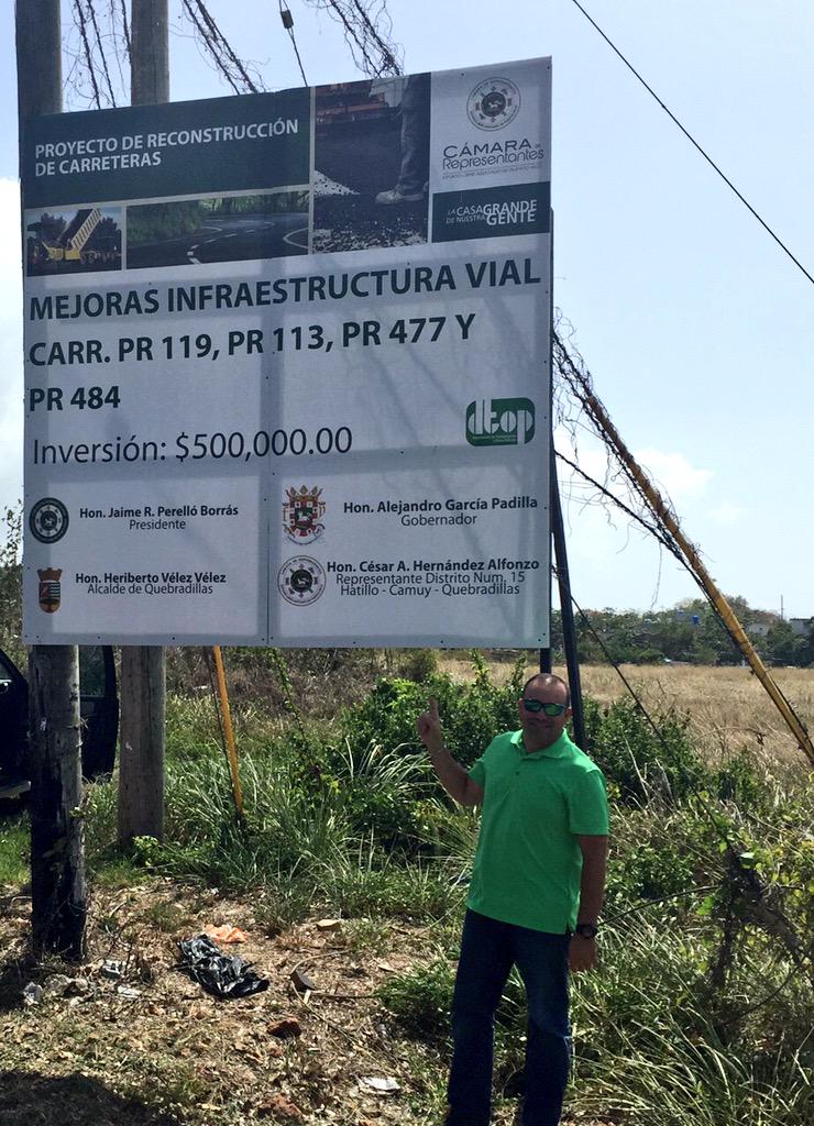 CesarHndez's tweet photo. Continúa la obra en #Hatillo #Camuy #Quebradillas. #TrabajoEnEquipo #LaObraSeVeYseSiente @avelezpr12 @ChelyHatillo http://t.co/w8yoDTaiDm