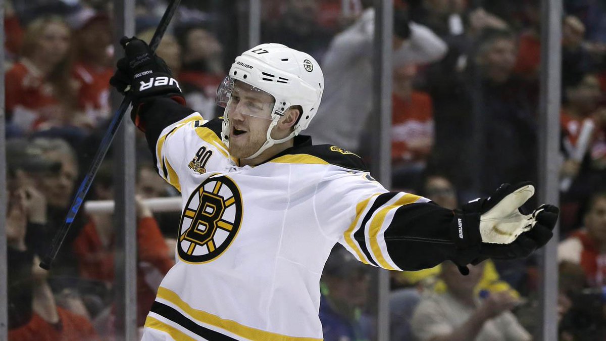 Sportsnet's tweet photo. The Calgary Flames have acquired Dougie Hamilton from the Boston Bruins http://t.co/gKubu8pY4v http://t.co/u1Hw7ZjY5J
