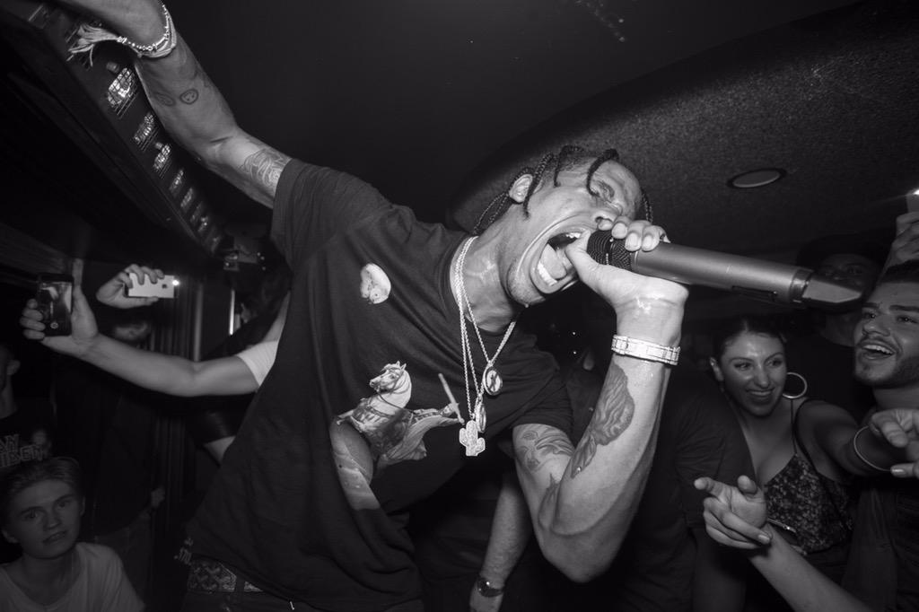 MAMACITA !

Yesterday at l'arc w/ <a href="/trvisXX/">TRAVIS SCOTT</a> for @lesbenjamins