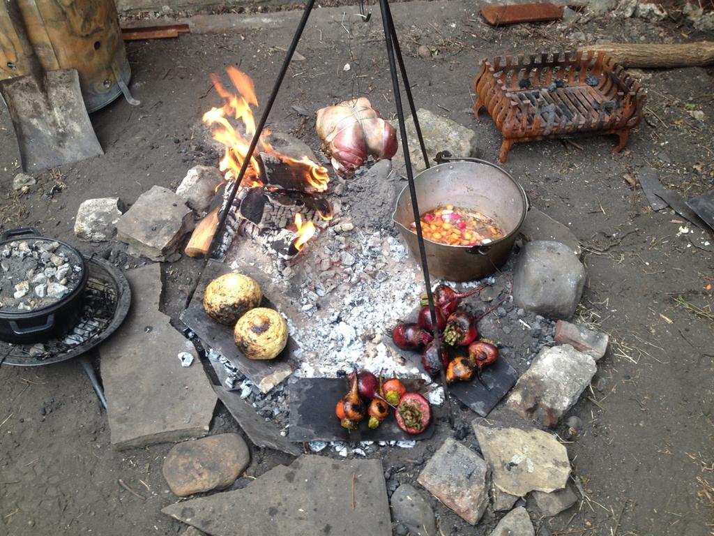 _kioskprojects_'s tweet photo. Thanks so much to Hand to Mouth food last night's feast was outstanding. Thank you everyone for the company http://t.co/Y7SLwAj7Sc