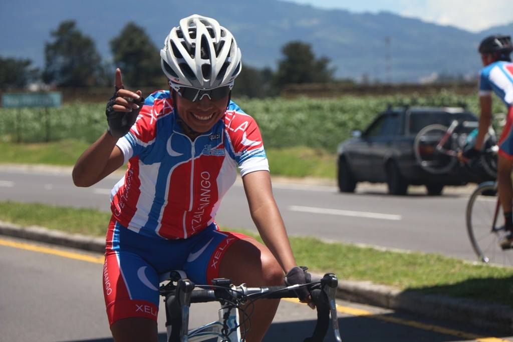 fishjavi86's tweet photo. #Ciclismo @Sotto_Jaz Campeona Nacional de Ruta 2015, al ganar en el circuito El Emigrante, Quetzaltenango #Guatemala http://t.co/UmyfABM1kP