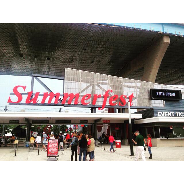 KeithUrban's tweet photo. Yo @Summerfest - y'all ready?!? http://t.co/fHszetsURl