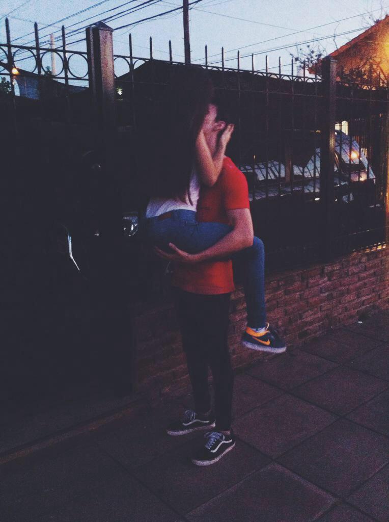 3relation's tweet photo. lift her up like this http://t.co/Rb08eDcxqx
