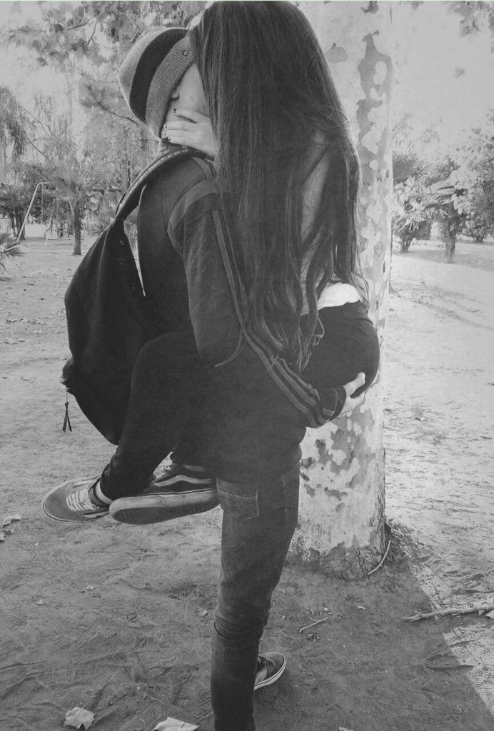 3relation's tweet photo. lift her up like this http://t.co/Rb08eDcxqx