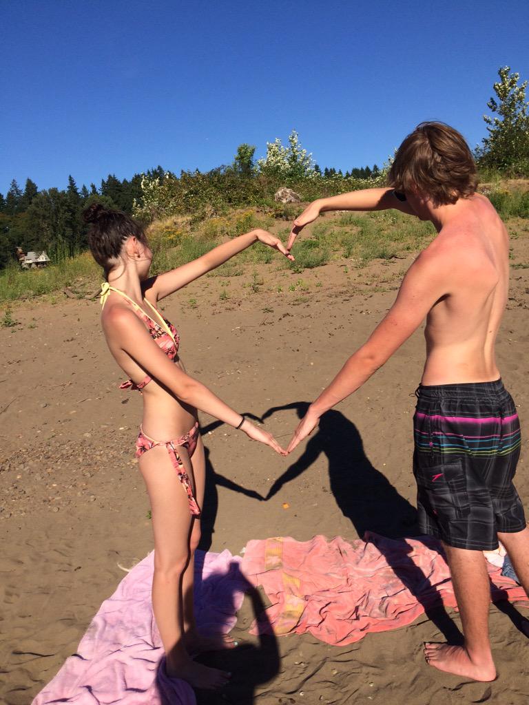 Nikole_Dey's tweet photo. A fairytale shouldn't get in between anyone in love. #LoveIsLove http://t.co/jajX4YY8QI