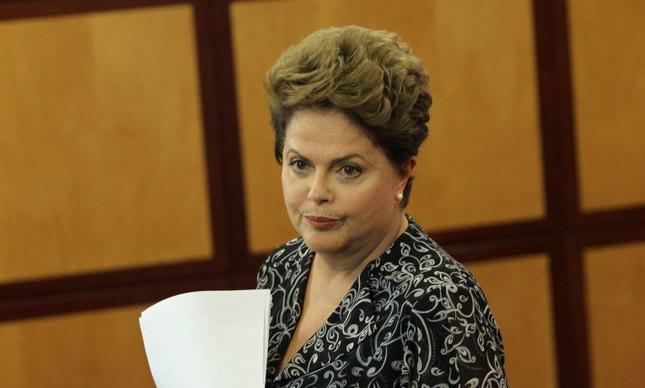 JornalOGlobo's tweet photo. Oposição: delação de empreiteiro é motivo para pedido de impeachment de Dilma. http://t.co/M3U8F1j9c0 http://t.co/pGgl6FfSNh