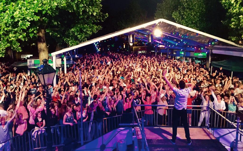 BIGBIRDBAND's tweet photo. NIET.MEER.NORMAAL!!! @Heksenfestijn #Oudewater #Heksenfestijn #rechtinjehart http://t.co/IZfubVzjf4