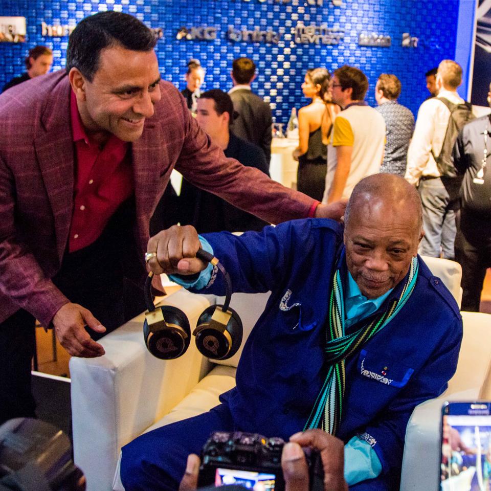 QuincyDJones's tweet image. Excited &amp;amp; honored to be launching the new AKG N90Q headphone with @AKGaudio #personalizedsound ow.ly/ORpcn