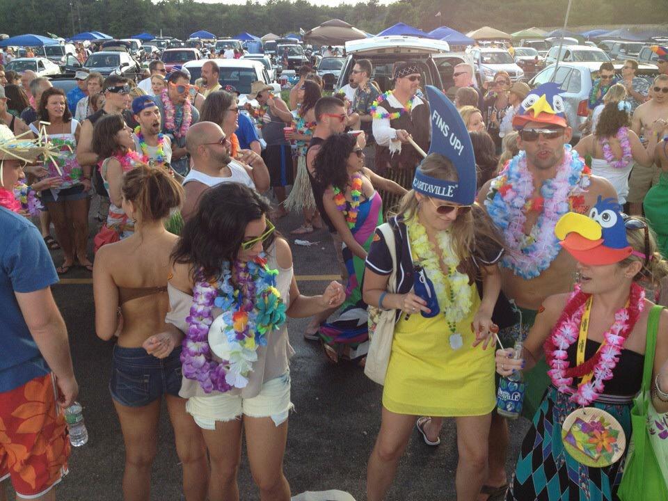 colleenh224's tweet photo. #Margaritaville block party = dream come true #HSNcontest #FinsUp @MvilleApparel http://t.co/35mYF7fsK1