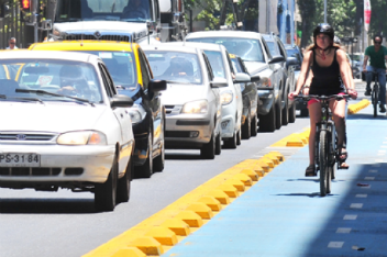 Minvu's tweet photo. ¡Estamos chochos! 🚲 Decreto fomenta construcción bici-estacionamientos http://t.co/JVBLMt0TDd Gracias ciclistas! http://t.co/0hGSUInOzT