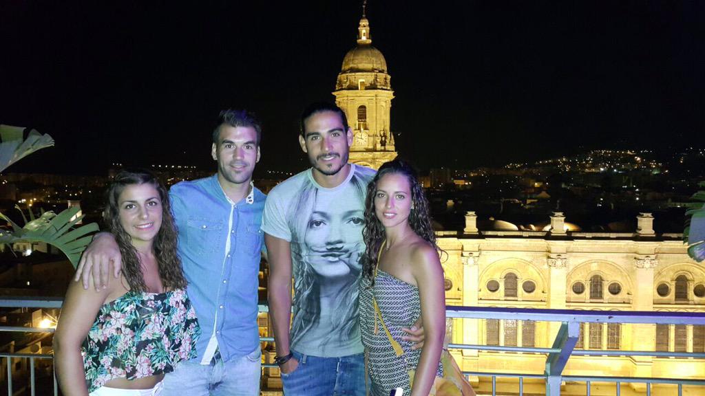 manoloreina28's tweet photo. #VacacionesCargandoPilas#🔋🔋🔋🔋🔋@Ana2duran @danieliston @elmendigo42 http://t.co/WACS1M3qsK