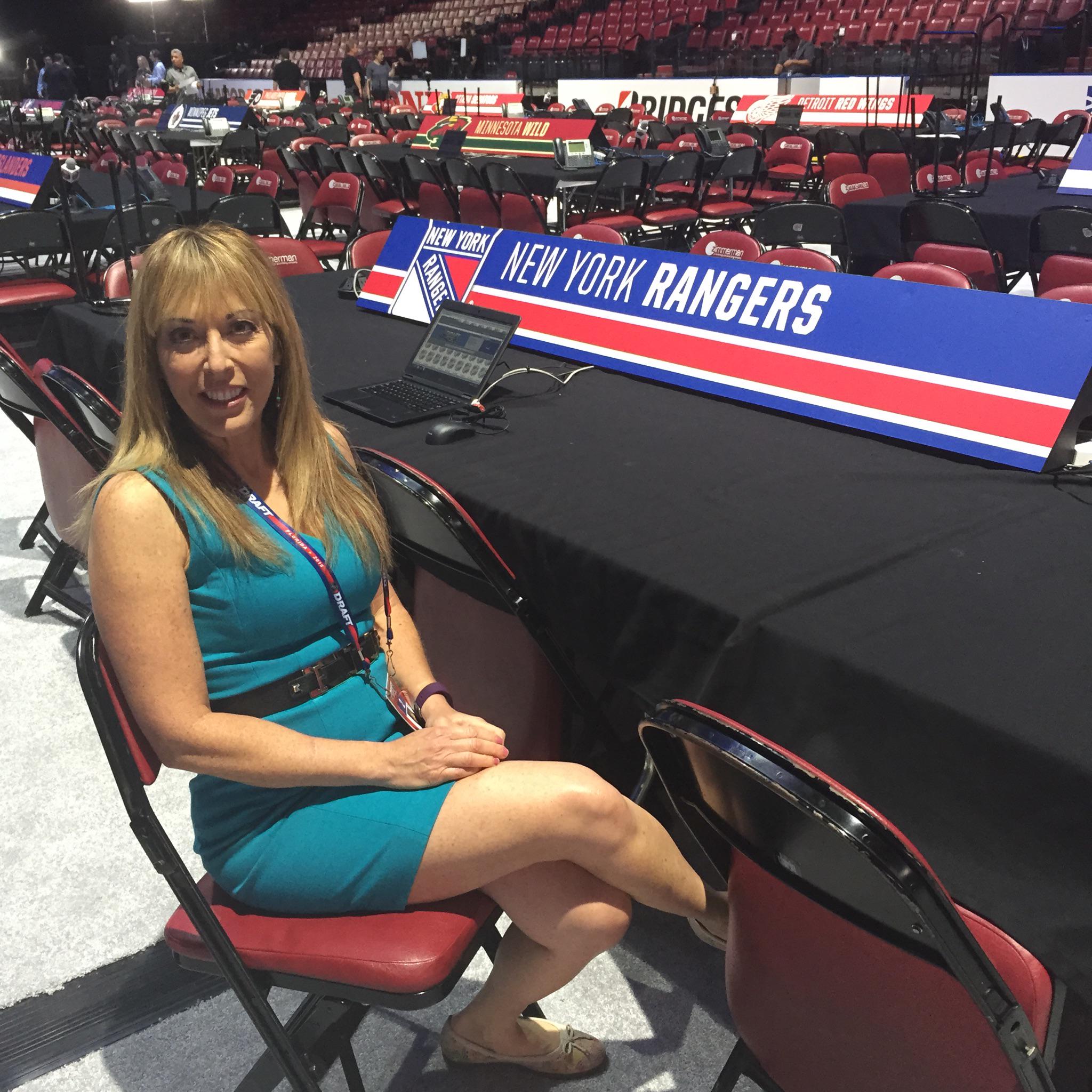 Linda Cohn On Twitter Decisionsdecisions Nyr Nhldraft2015