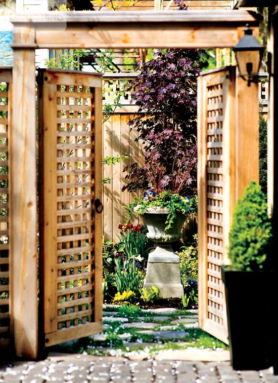 #GardenTour: Tour this lush #backyard oasis in the city enjoyed year-round! bit.ly/1fJoNoa #garden #gardening
